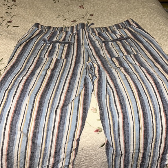 Stripped Summer ☀️ Capris - Picture 5 of 7